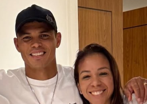 Filhos adolescentes de Thiago Silva chamam atenção por altura 