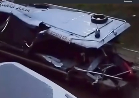 Acidente entre lanchas arranca motor e deixa feridos no Amazonas