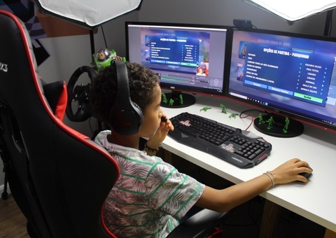 Semtepi abre vagas para cursos de tecnologia para adolecentes em Manaus