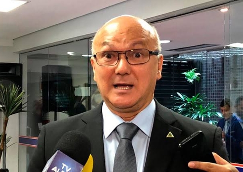 Coronel Menezes deixa de pagar multa de acordo com o TRE-AM