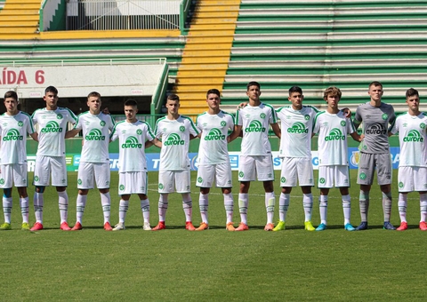Chapecoense interrompe atividades da base após avanço da covid-19