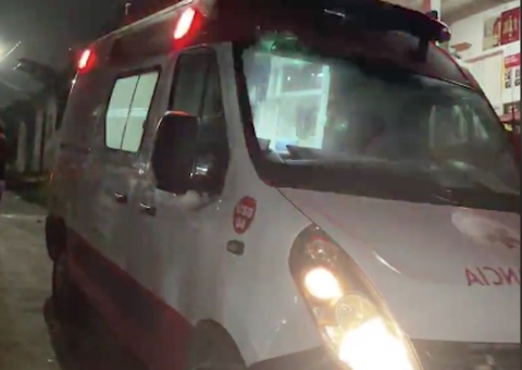 Adolescente de 14 anos é esfaqueada no peito por rival em Manaus