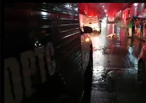 Jovem é executado a tiros enquanto caminhava em rua de Manaus