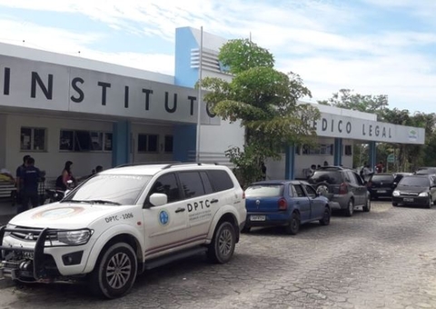 Criminosos interrompem conversa de amigos para matar adolescente em Manaus