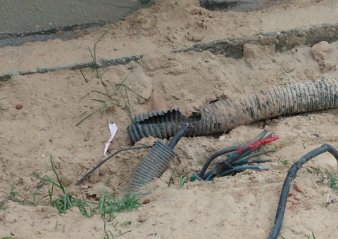 Furtos de cabos de energia e vandalismo prejudicam a Ponta Negra