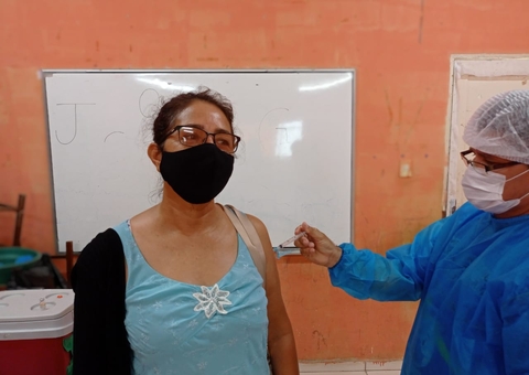 Município do Amazonas já faz vacinação contra covid em professores