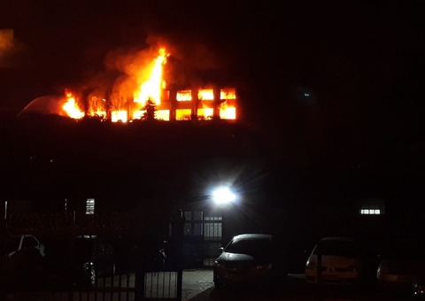 Incêndio destrói prédio da Secretaria de Segurança Pública em Porto Alegre