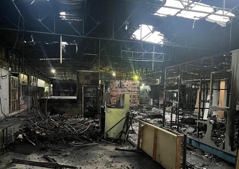 Feira do Santo Antônio terá reforma antecipada após incêndio destruir 18 boxes em Manaus