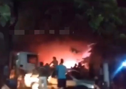 Vídeo mostra explosão durante incêndio em loja em Maués