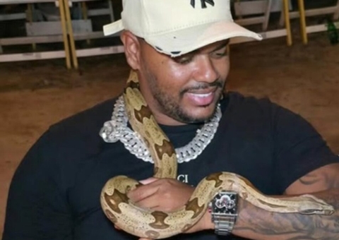 Influencer entra com cobra em shopping e é retirado à força por seguranças em Recife