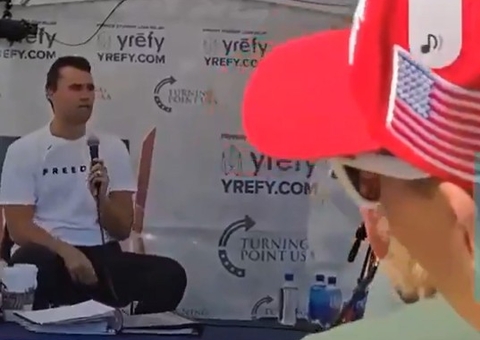 FBI encontra rifle usado para matar influencer aliado de Trump; veja vídeo