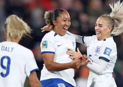 Inglaterra goleia, avança na Copa e China tem pior campanha