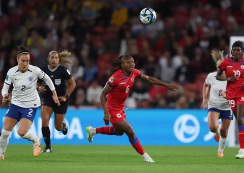 Haiti surpreende e faz jogo duro, mas Inglaterra vence em estreia