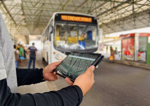 Prefeitura anuncia uso de drones para monitorar ônibus em Manaus