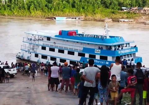 INSS usa barcos para orientar aposentados da Amazônia sobre descontos