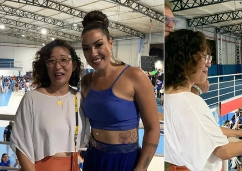 No Brasil, Sandra Oh cai no samba ao visitar ensaio da Império de Casa Verde; veja