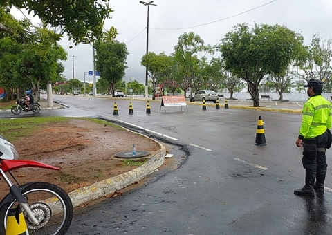 Trânsito será reforçado para desfiles das escolas de samba em Manaus