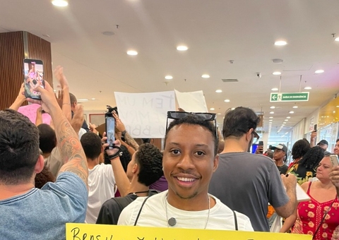 Jovem viraliza ao levar recado para Renata na Vitrine do BBB25: “flopou” 