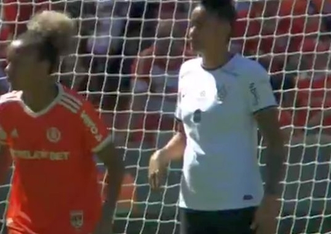 Com recorde de público, Inter e Corinthians empatam na final do Brasileiro feminino