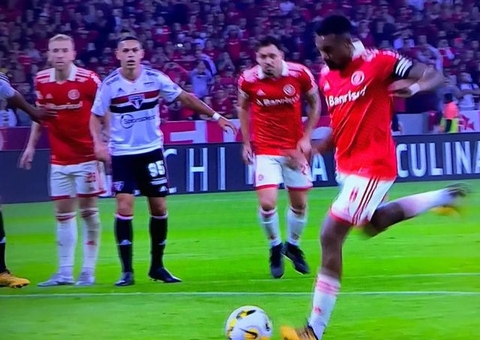 Inter salta após eliminação e se mantém na briga pelo topo