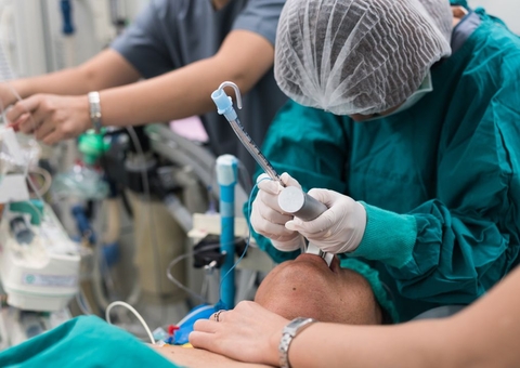 São Paulo pede envio de kit entubação em 24h para evitar colapso