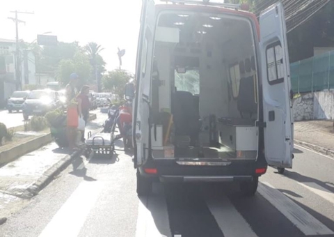 Acidente: Atropelamento em faixa de pedestres deixa 2 pessoas feridas em Manaus