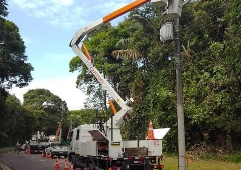 Oito ramais na BR-174 e um bairro em Manaus ficam sem energia nesta terça-feira