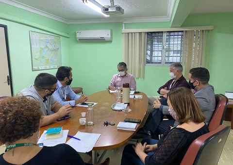 Órgãos se unem para discutir futuro de flutuantes em Manaus
