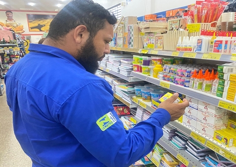 Fiscalização apreende 3,9 mil artigos escolares irregulares no comércio de Manaus