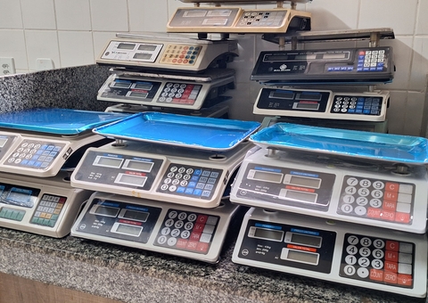 Ipem apreende balanças comerciais irregulares em feiras de Manaus