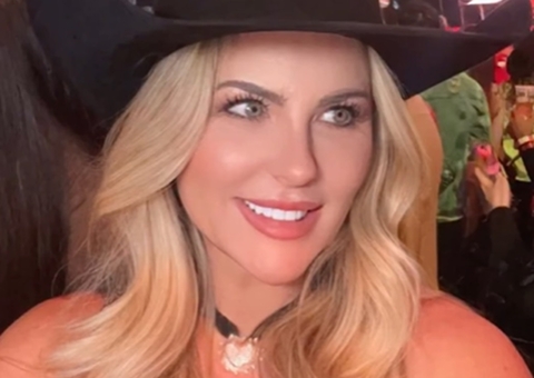 Aos 45, ex-bbb Íris Stefanelli faz plástica para rejuvenescer o rosto; foto