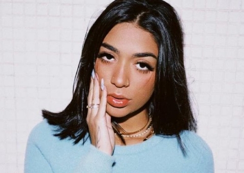 Irmã de Gabigol sensualiza de lingerie em fotos picantes