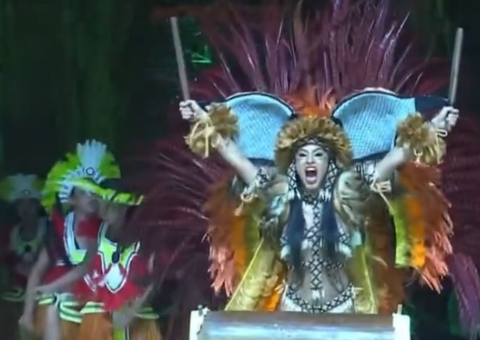 Performance de Isabelle Nogueira no Festival de Parintins é elogiada na web