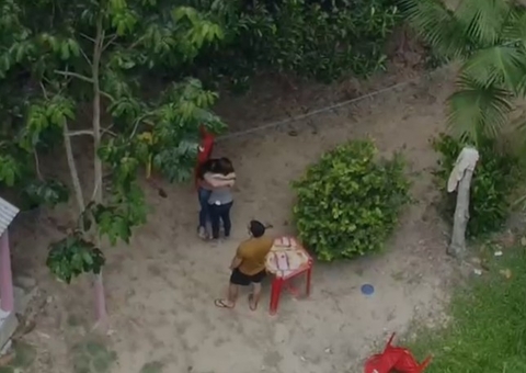 Influencer Isabelly Aurora se desespera ao descobrir feminicídio da mãe; veja vídeos