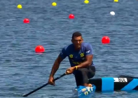 Isaquias Queiroz leva o ouro no Canadá e é campeão mundial pela sétima vez