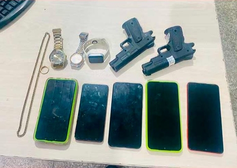 Trio é preso com moto sem placa enquanto fazia arrastões em Manaus 