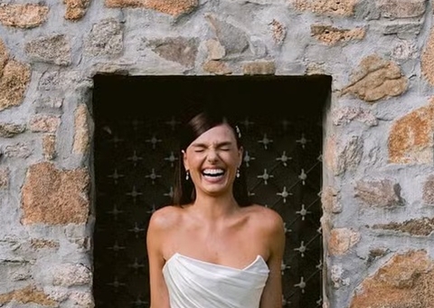 Isis Valverde e Marcus Buaiz fazem pré-casamento com decoração italiana; fotos