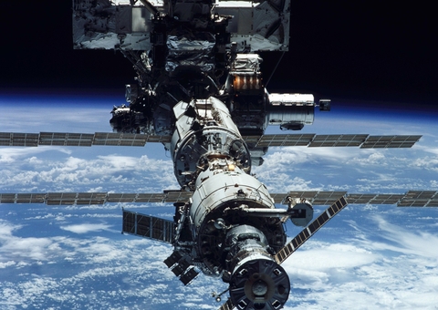 Estação Espacial Internacional foi danificada por detritos espaciais