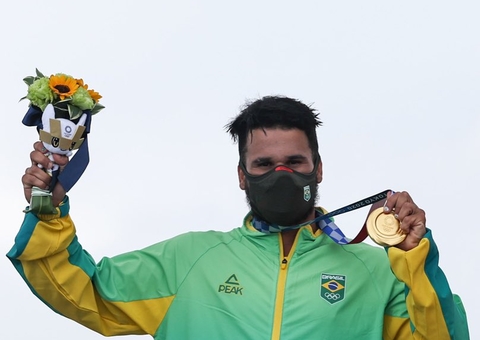 Ítalo Ferreira conquista medalha de ouro na estreia do surfe nas Olimpíadas