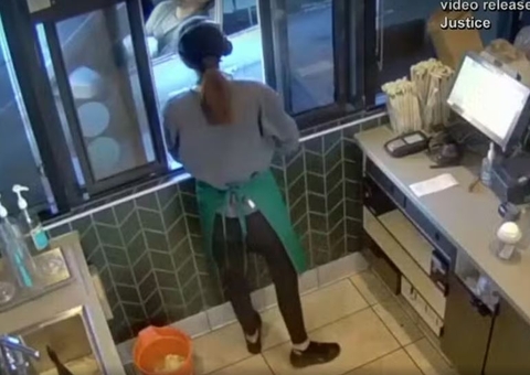 Entregador tem pênis desfigurado por chá quente da Starbucks