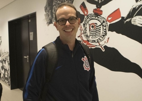 Médico do Corinthians pede demissão após surto de Covid-19 no clube