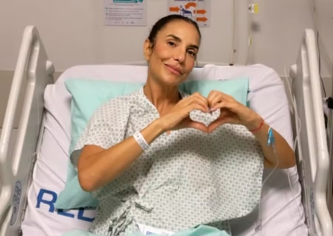 Ivete Sangalo é internada com pneumonia
