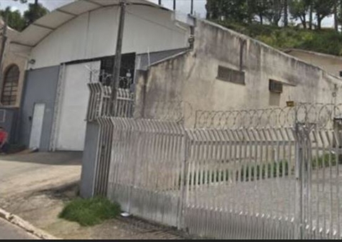 Corpo de homem é encontrado nos fundos de igreja