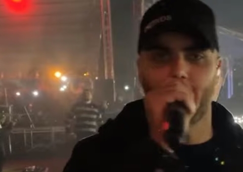 Zé Neto volta a criticar Anitta em show após polêmica: 'o leite da vaca não vem da caixinha'