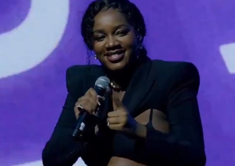 Iza dá risada ao ouvir torcida do Vasco xingando Yuri Lima; vídeo