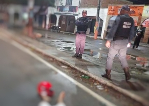 Casal morre ao colidir com árvore e ser arremessado de moto na Cidade Nova