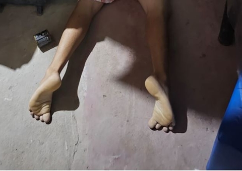 Homem morre e adolescente é baleada após criminosos invadirem casa no Jorge Teixeira