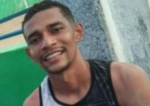 Motociclista que bateu em roda de caminhão morre no hospital em Manaus