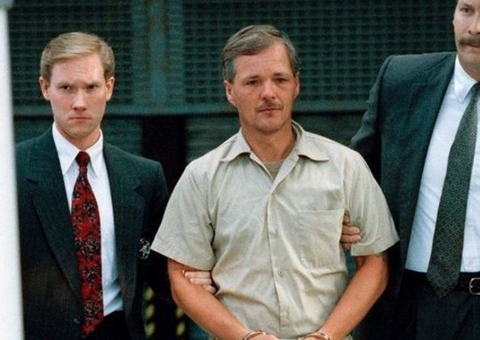 Jornalista vira ‘serial-killer’ e narra próprios crimes 