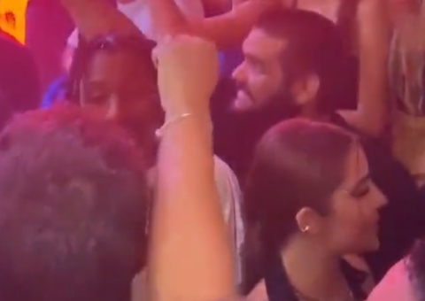 Jade e PA são flagrados juntinhos em show no Rio após baile da Vogue